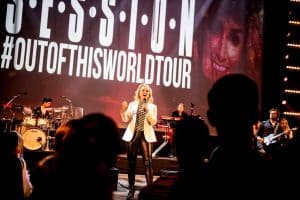 Samantha Steenwijk en de band SESSION